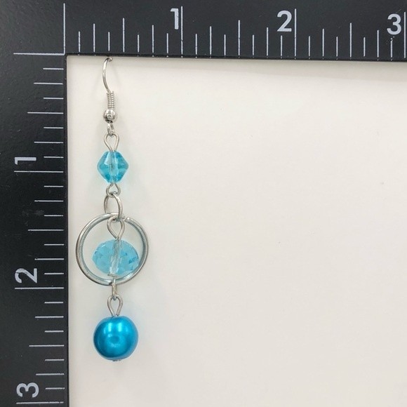 🍀 Aqua Blue Beaded Silver Dangle Earrings - Picture 2 of 2
